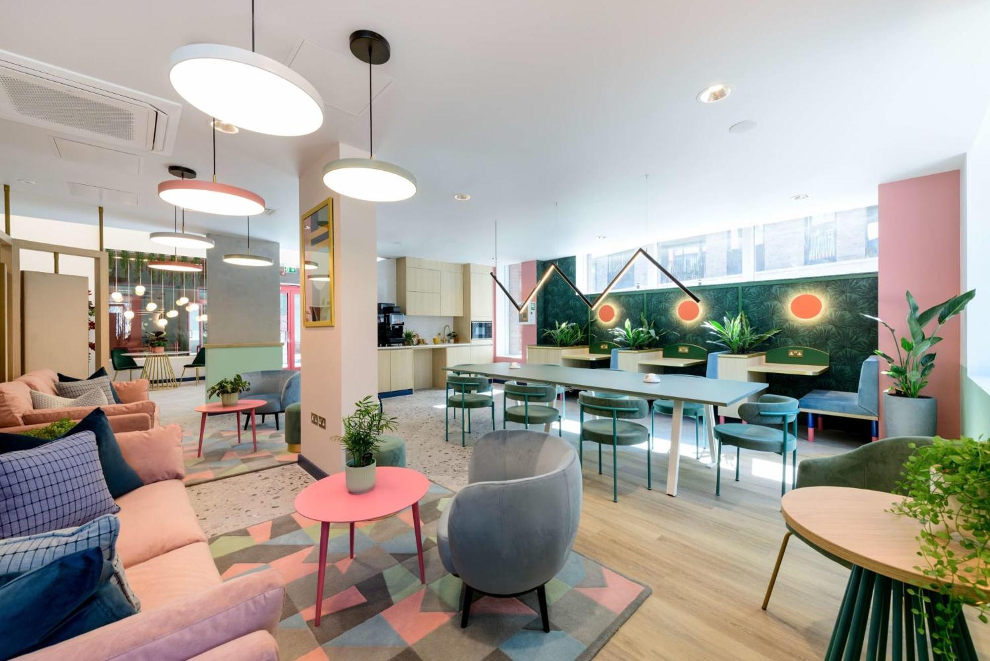 Wick Park In Apartment London
